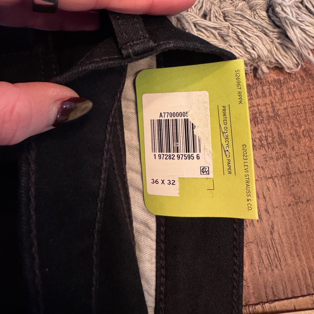Levi's Men's 506 Comfort Straight Jeans - Picture 6 of 6